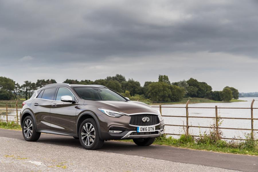  Infiniti QX30 2.2d AWD 2016 года  (UK) (фото 25 из 30)